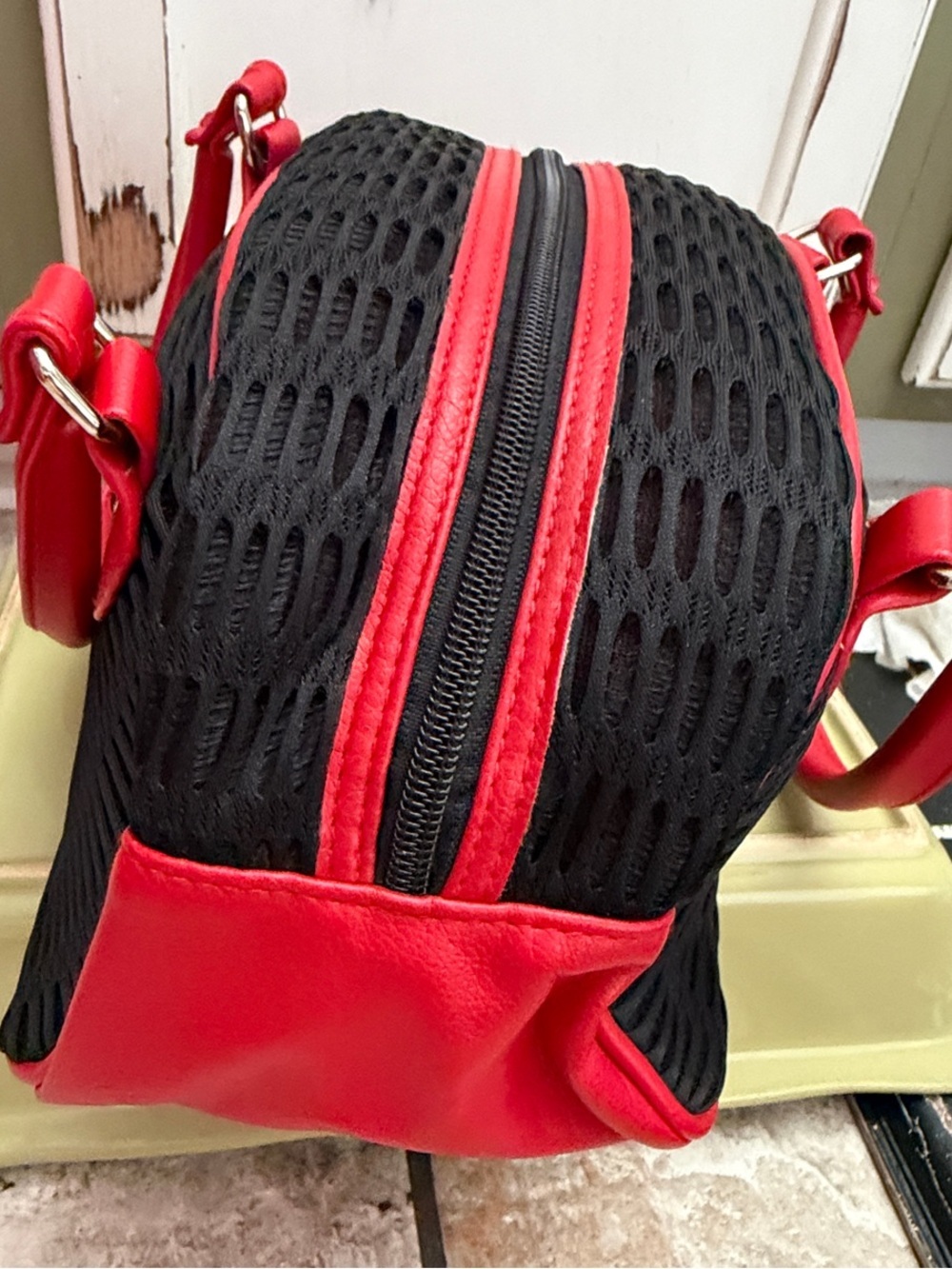 Georgia Bulldogs UGA Black & Red Women's Logo Satchel Bag - Picture 6 of 10